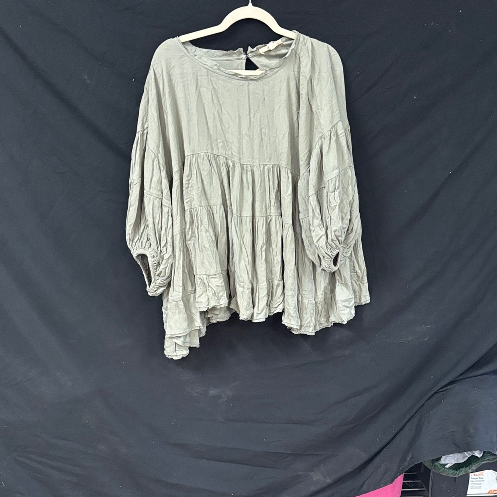 Elegant Women's Blouse in Light Gray